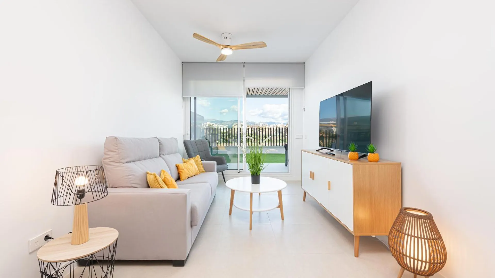 Wintowinrentals Exclusive Apartment With A Large Terrace In The Coastal Paradise Of Torre Del Mar