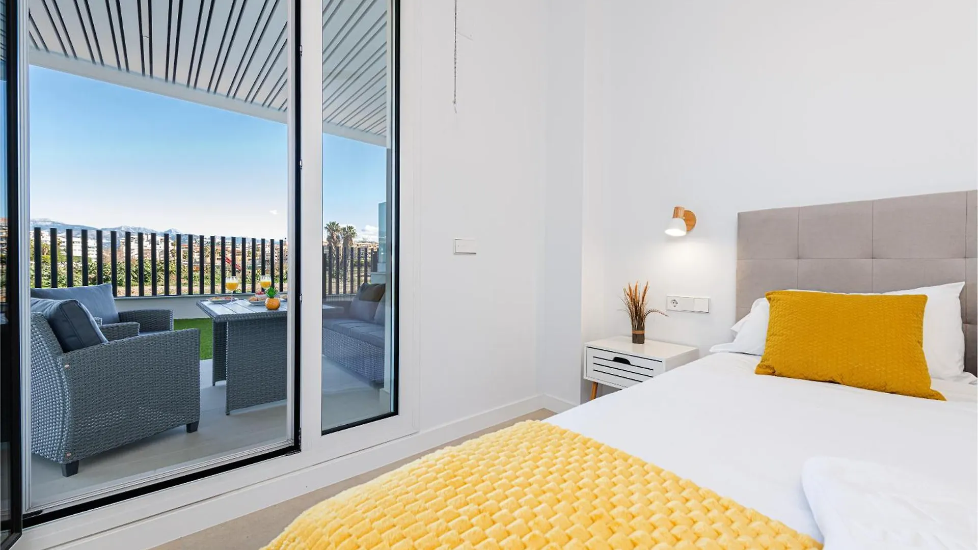 Wintowinrentals Exclusive Apartment With A Large Terrace In The Coastal Paradise Of Torre Del Mar